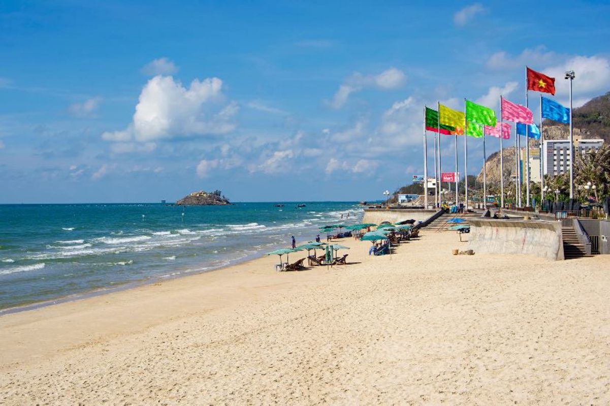 Capture the vibrant energy of Vung Tau’s coastal gem