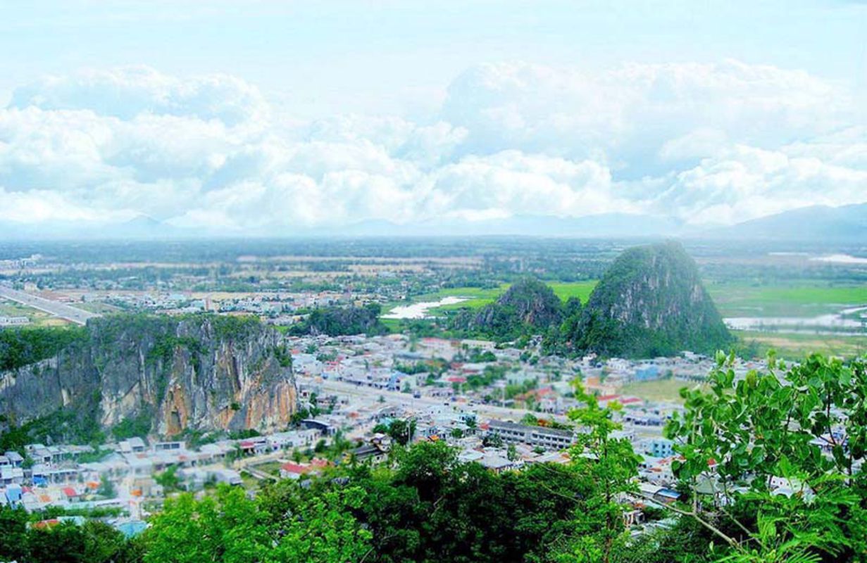 Start your Da Nang Travel with serene vistas