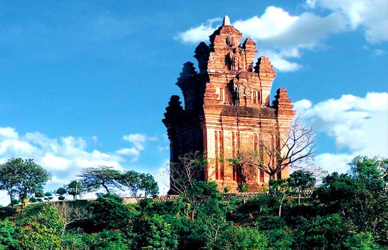 Capture the sacred beauty of Phu Yen’s Cham gem