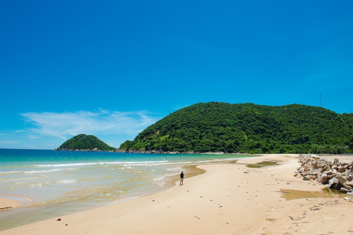 Photograph the scenic allure of Nha Trang’s coastal haven