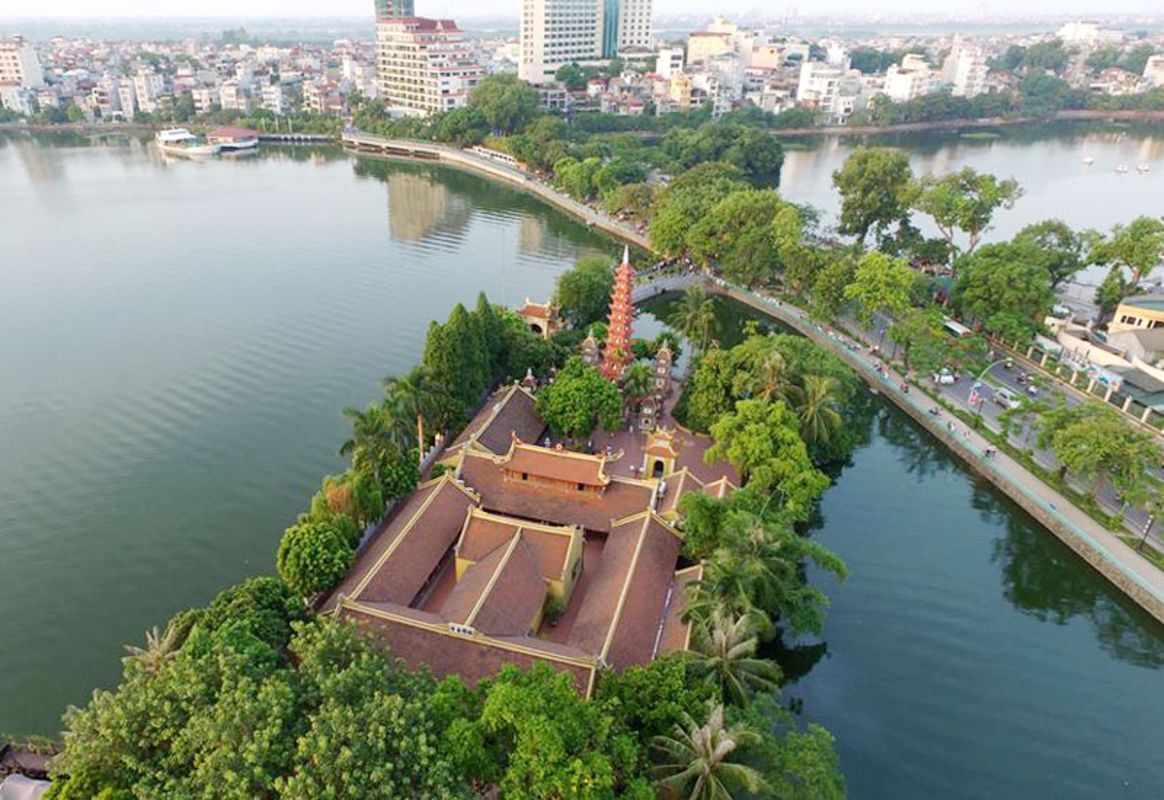 Capture the sacred beauty of Tran Quoc Pagoda’s spiritual gem