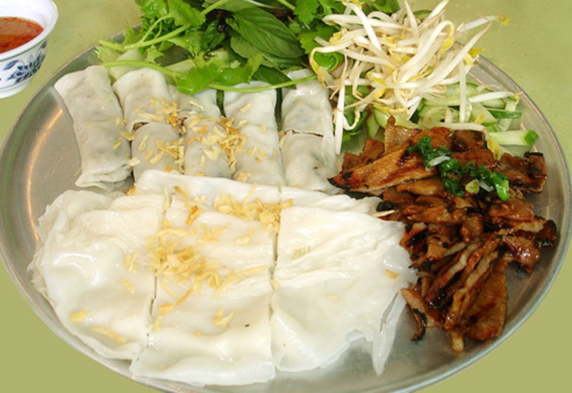 Photograph the authentic allure of Hanoi’s street food