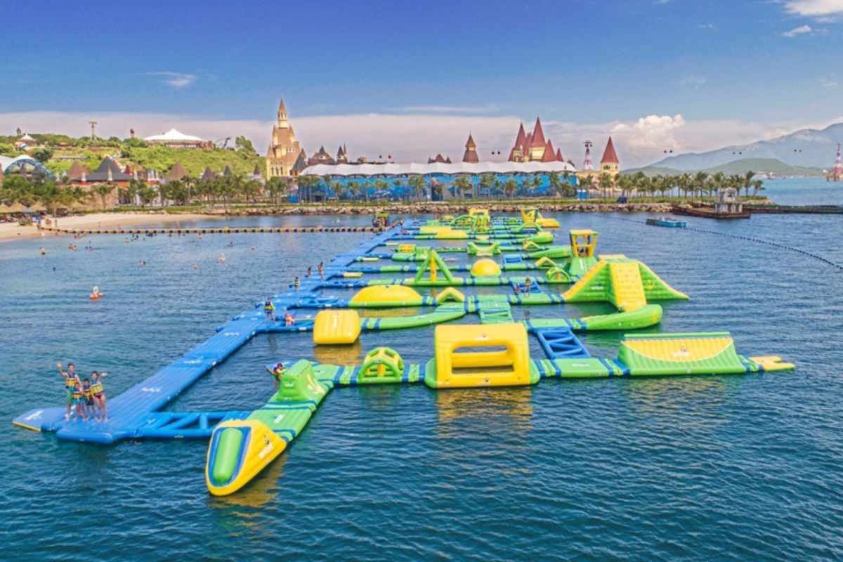 Photograph the coastal allure of Splash Bay at VinWonders Nha Trang