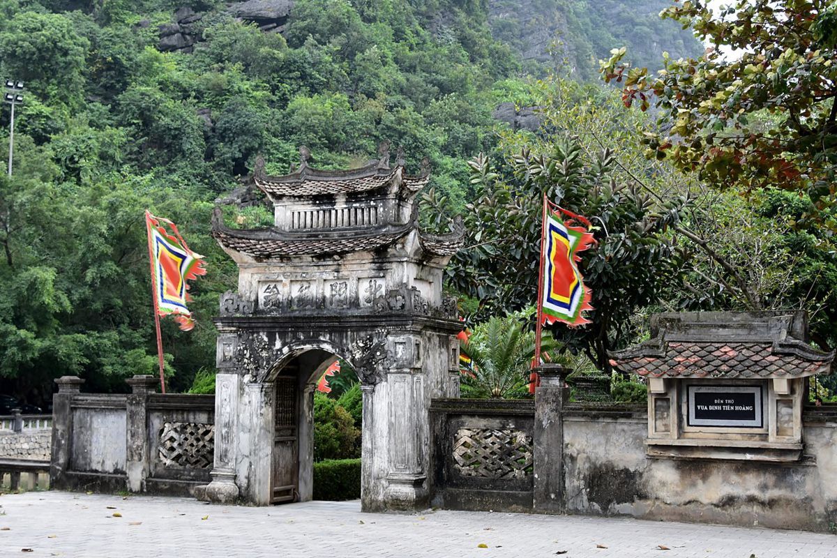 Photograph the scenic allure of Ninh Binh’s heritage