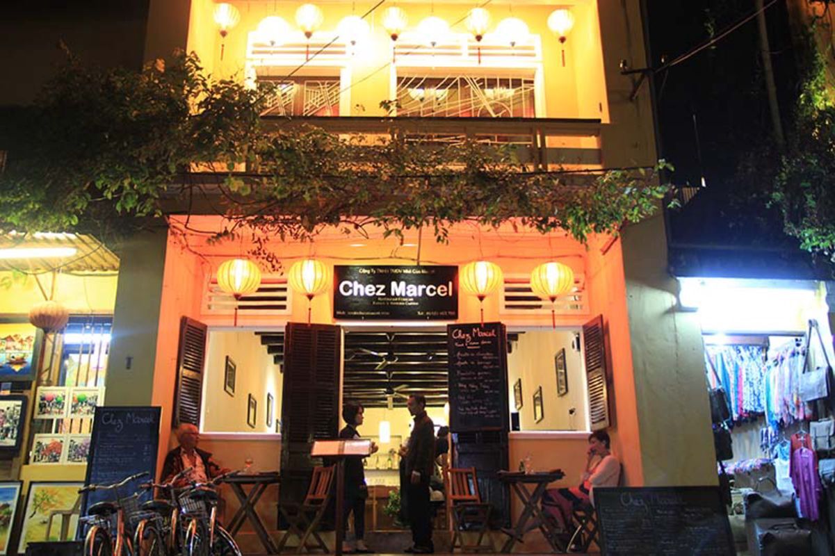 Capture the lively beauty of Hoi An’s cultural gem