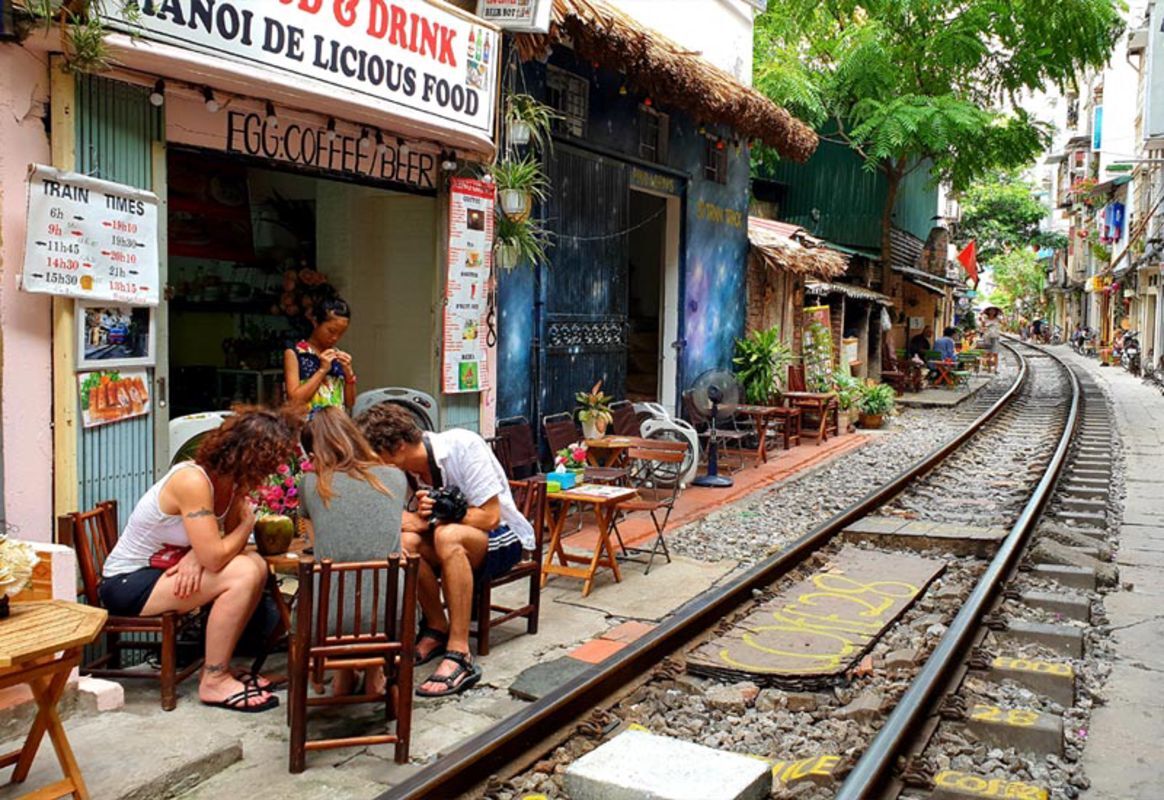 Start your Hanoi Travel with Train Street vibes