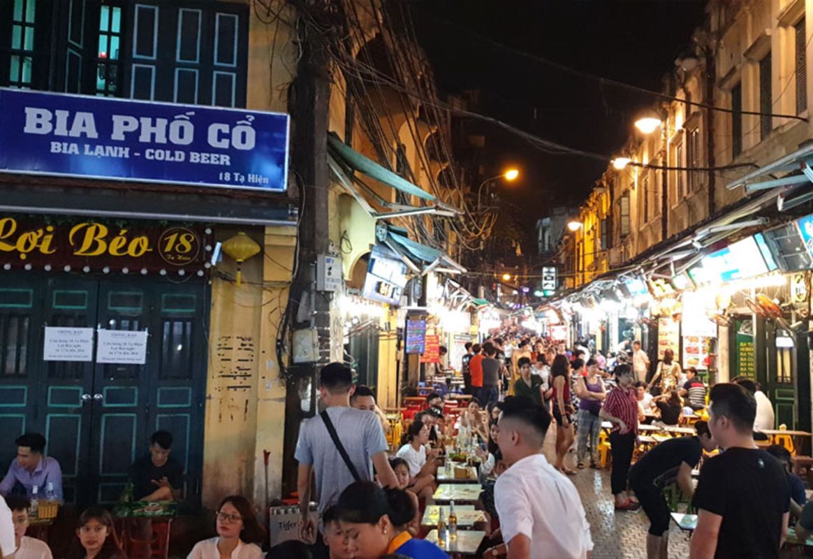 Photograph the electric allure of Hanoi’s nightlife