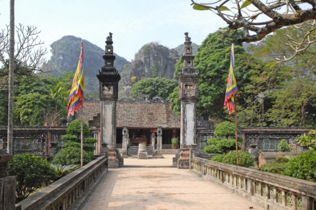 Capture the ancient beauty of Ninh Binh’s cultural gem