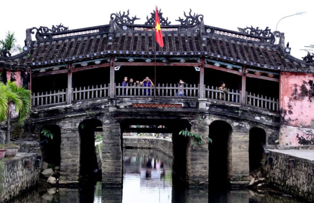 Capture the timeless beauty of Hoi An’s cultural gem