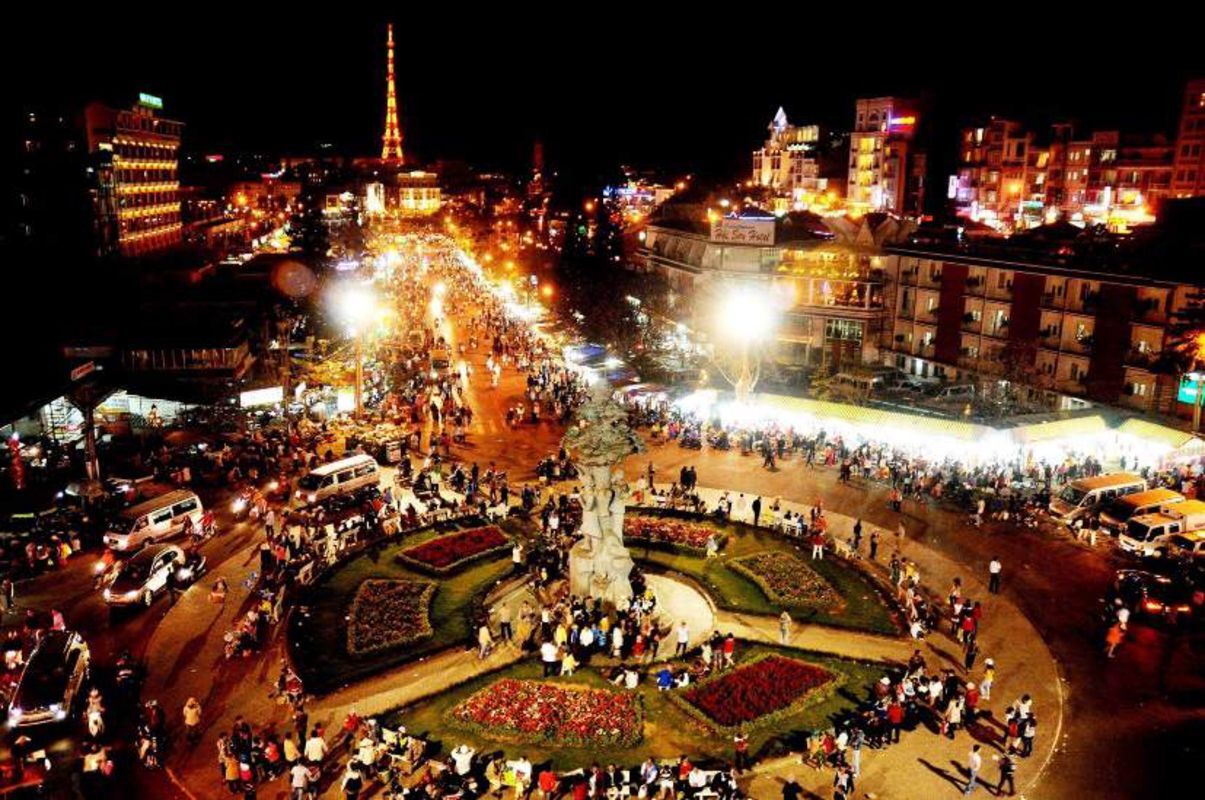 Capture the vibrant energy of Da Lat’s cultural hub