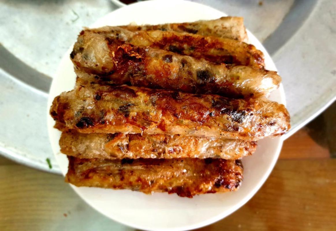 Start your Hanoi Travel with a flavorful crunch
