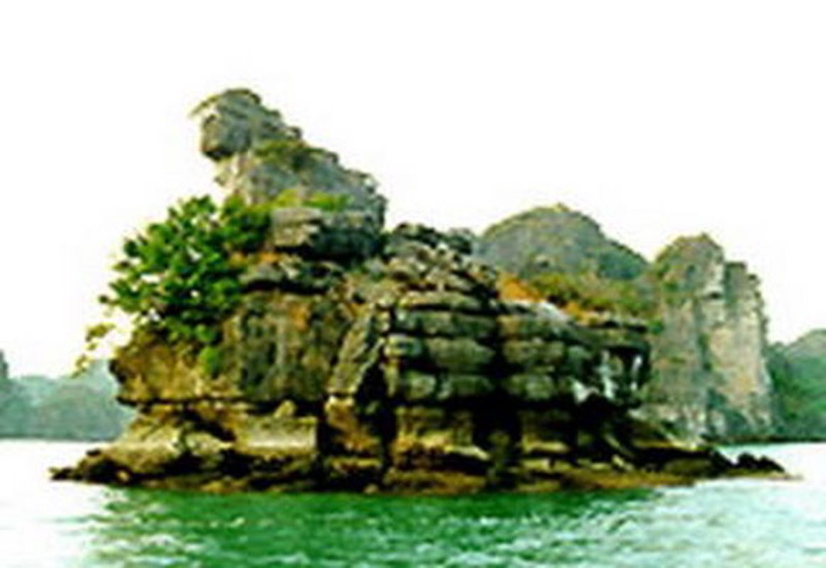 Start your Quang Ninh Travel with tranquil vistas