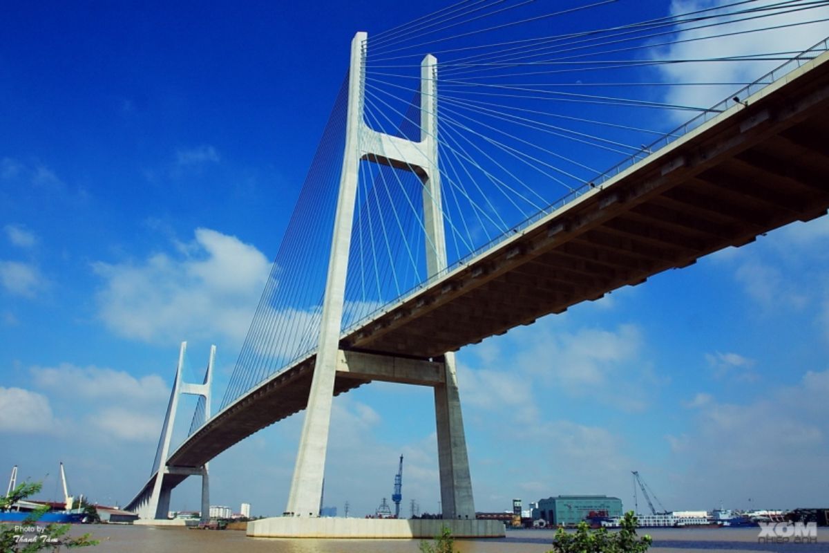 Savor Ho Chi Minh City’s modern bridge on a scenic tour