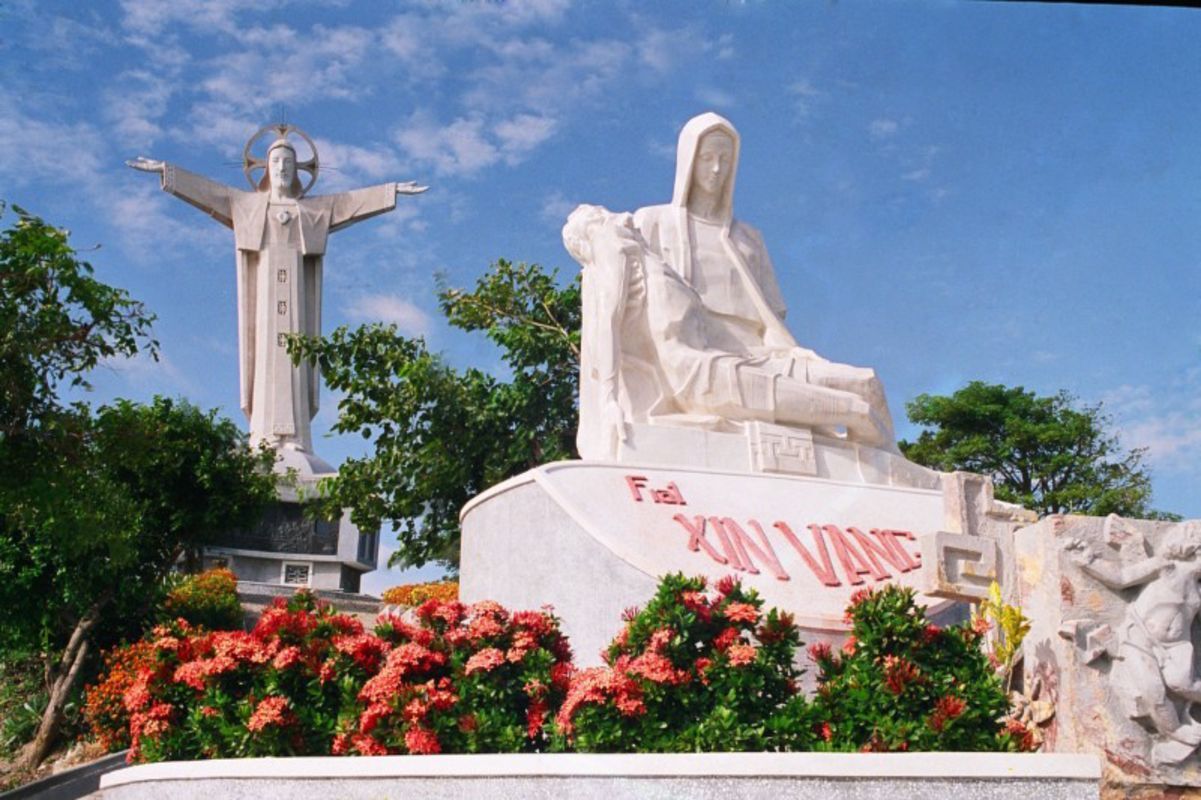 Jesus Statue - Capture the majestic beauty of Vung Tau’s coastal icon