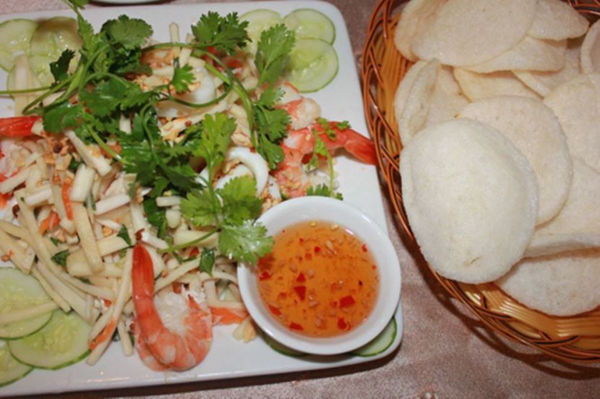 Learn Ben Tre’s culinary heritage with expert insights