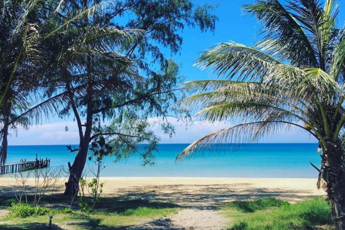 Capture the serene beauty of Koh Rong’s coastal gem