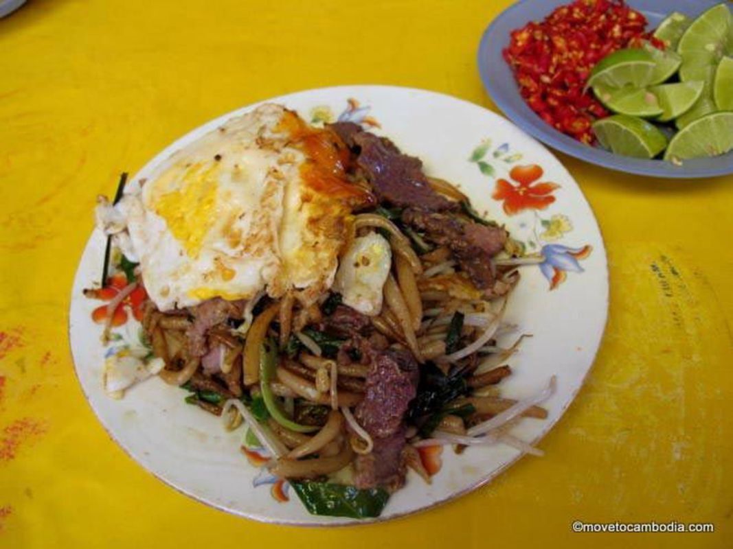 Experience Phnom Penh Tours with sustainable dining
