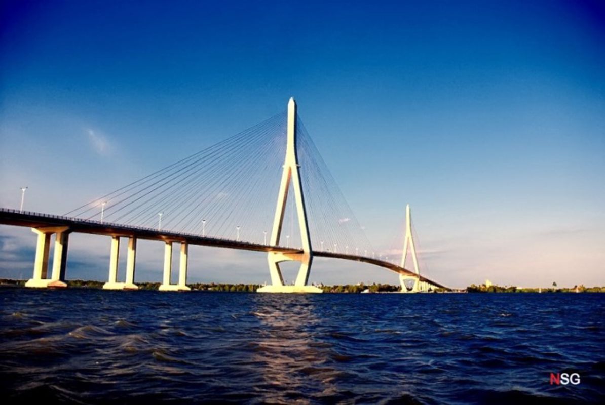 Capture the majestic beauty of Can Tho’s engineering gem