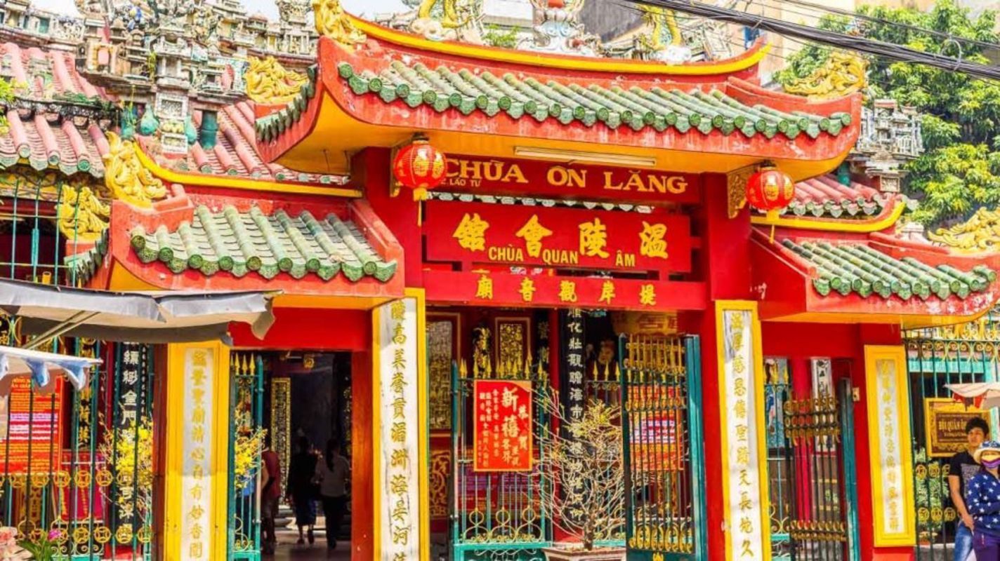 Experience Ho Chi Minh City Tours with sustainable exploration