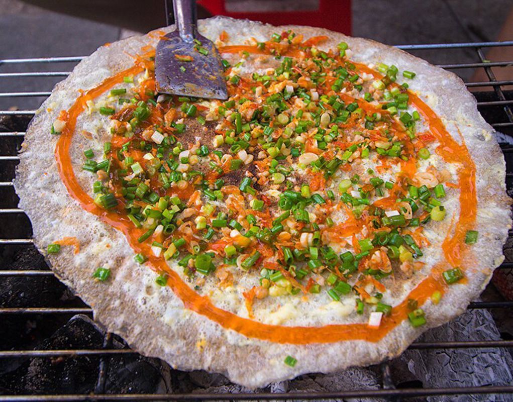 Grilled rice paper with egg