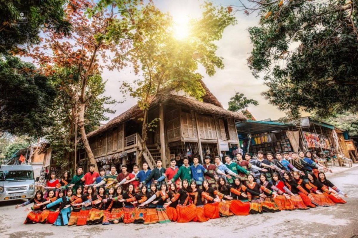 Start your Hoa Binh Travel with serene vistas