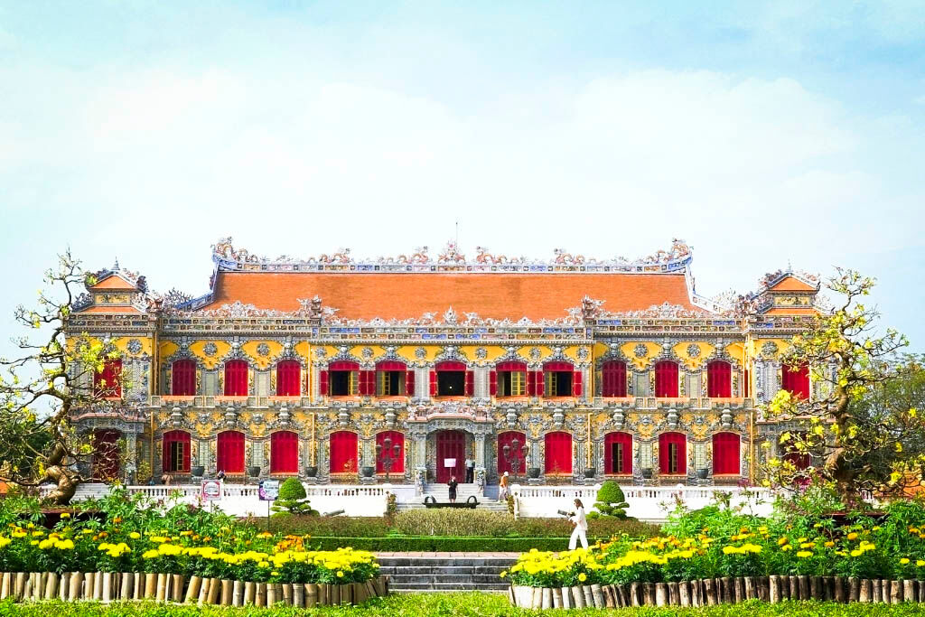 Dive into the mild charm of Hue Travel