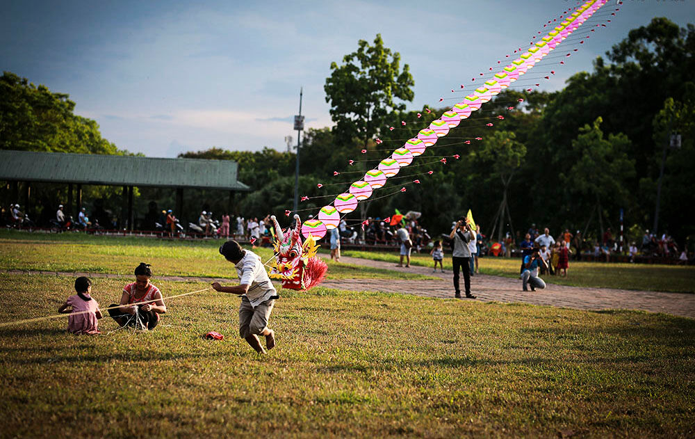 Capture the authentic charm of Hue’s festive spirit