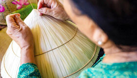 Craft iconic nón lá in Hue’s vibrant village