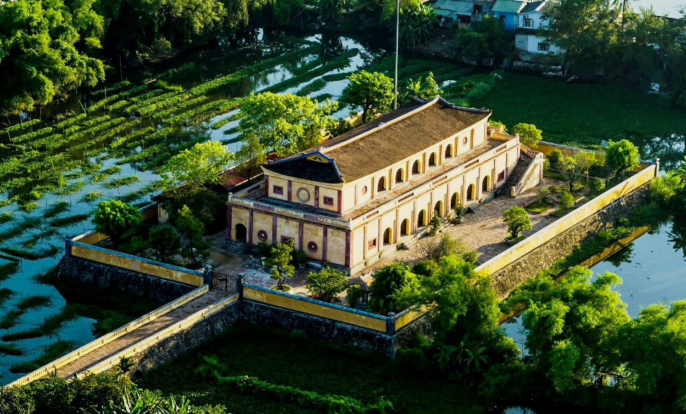 Begin your poetry day with Hue’s tranquil ambiance