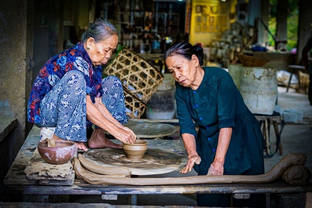 Seize the cultural essence of Phuoc Tich’s pottery craft