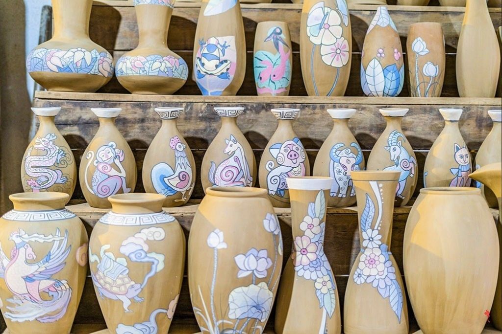 Photograph the creative spirit of Phuoc Tich’s pottery workshops