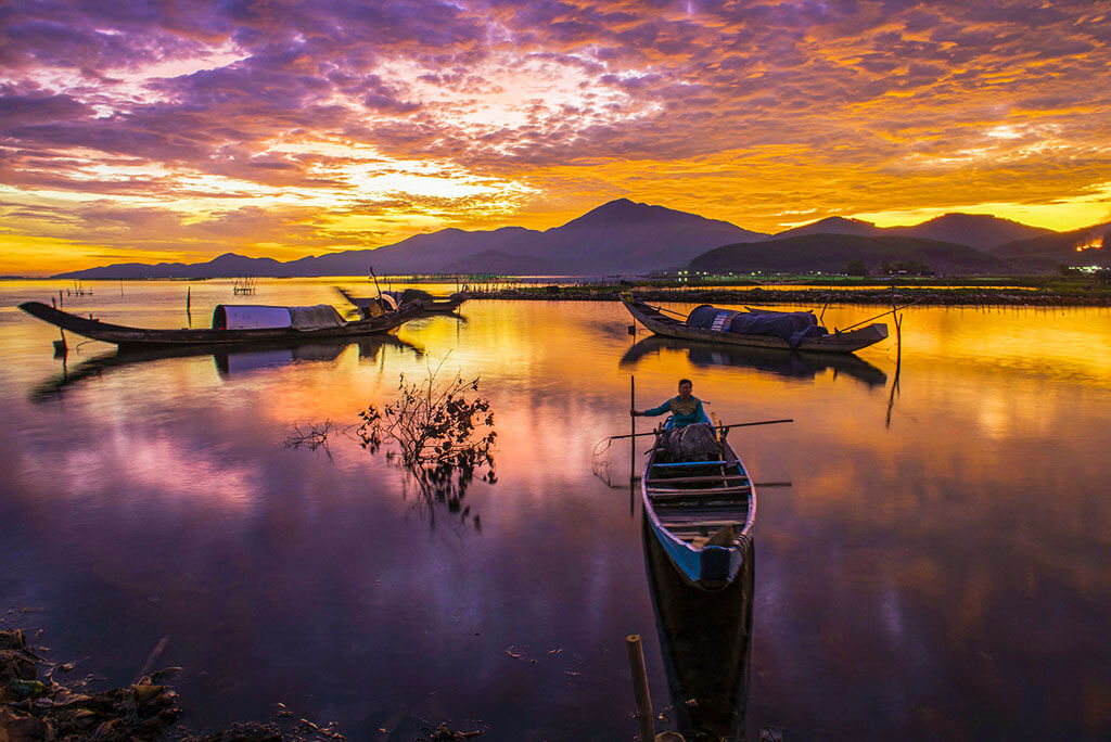 End your Hue day with a stunning lagoon sunset
