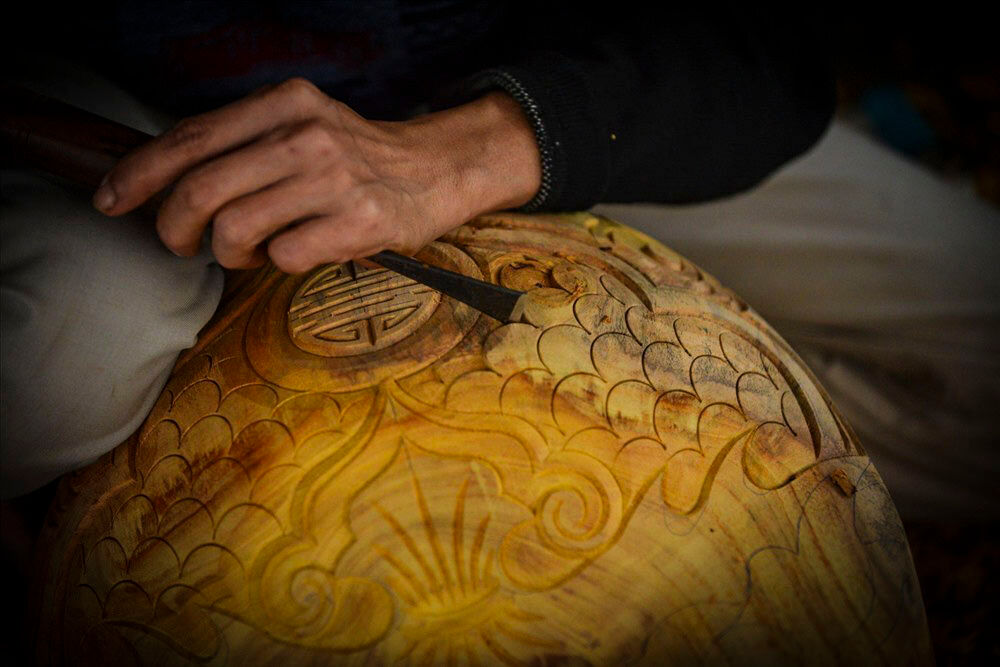 Begin your wood carving day with Hue’s tranquil ambiance