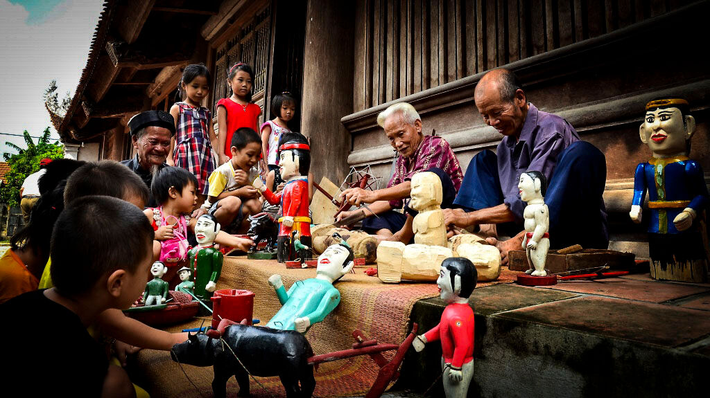 Learn Hue’s theatrical heritage with expert guidance