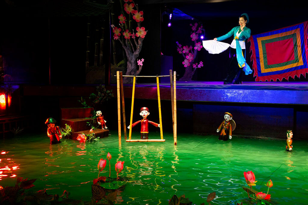 Capture the enchanting artistry of Hue’s local puppet shows
