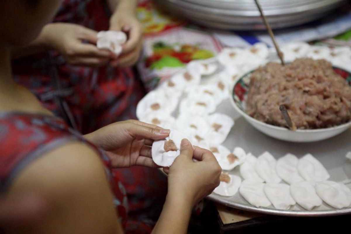 Capture the culinary beauty of Hoi An’s iconic dish