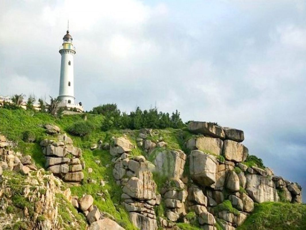 Experience Phu Yen Tours with sustainable adventures