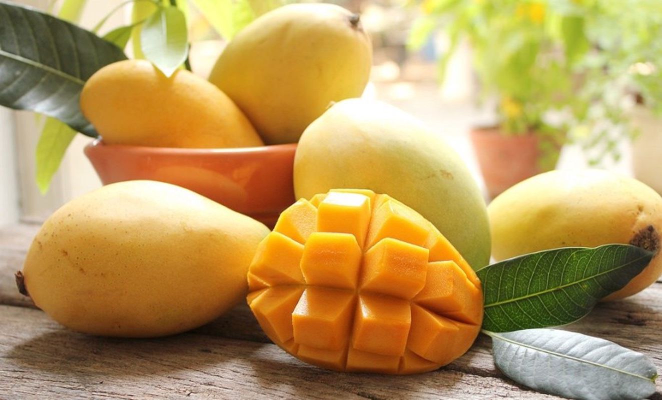 Capture the sweet essence of Cai Be Floating Market’s tropical gem