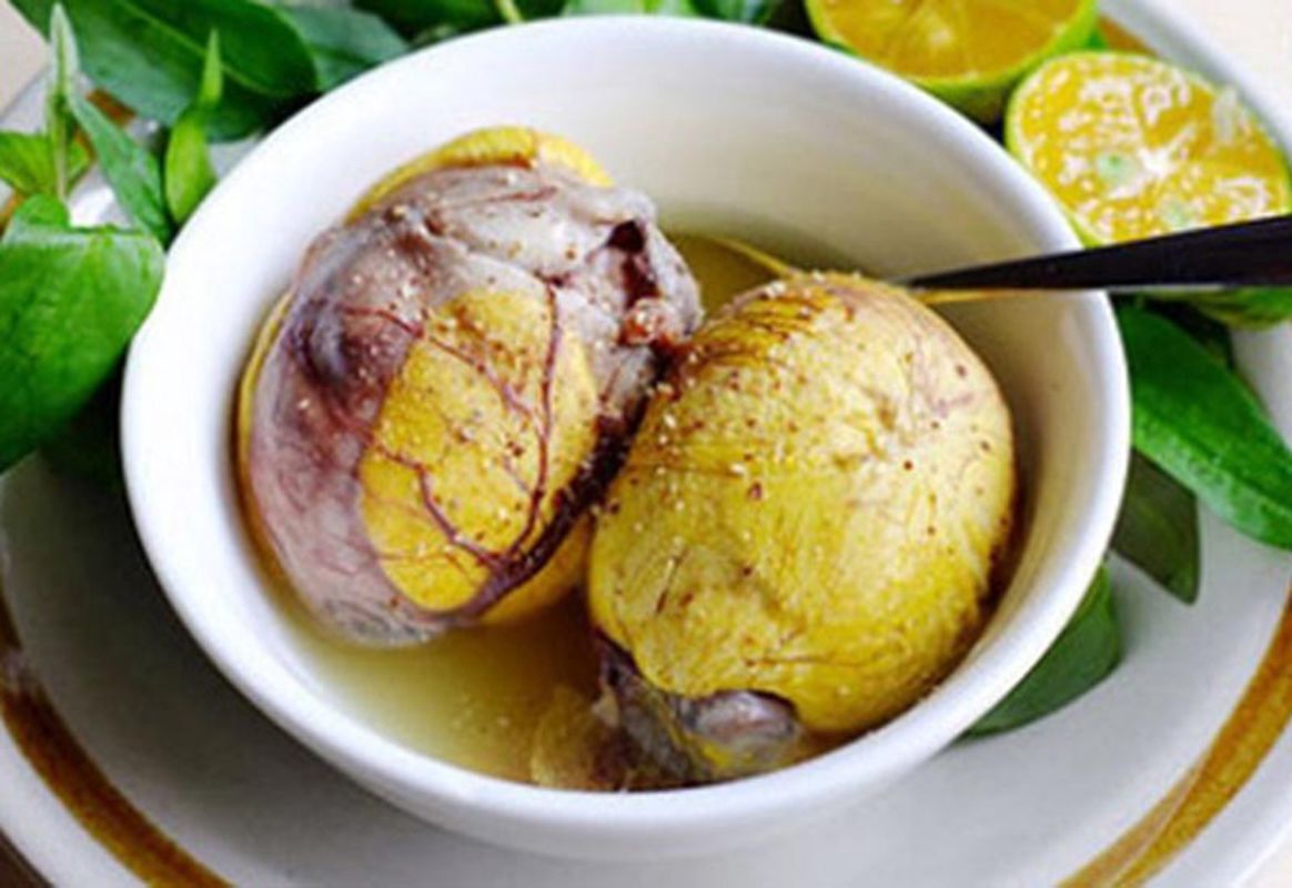 Photograph the vibrant essence of Hanoi’s culinary scene