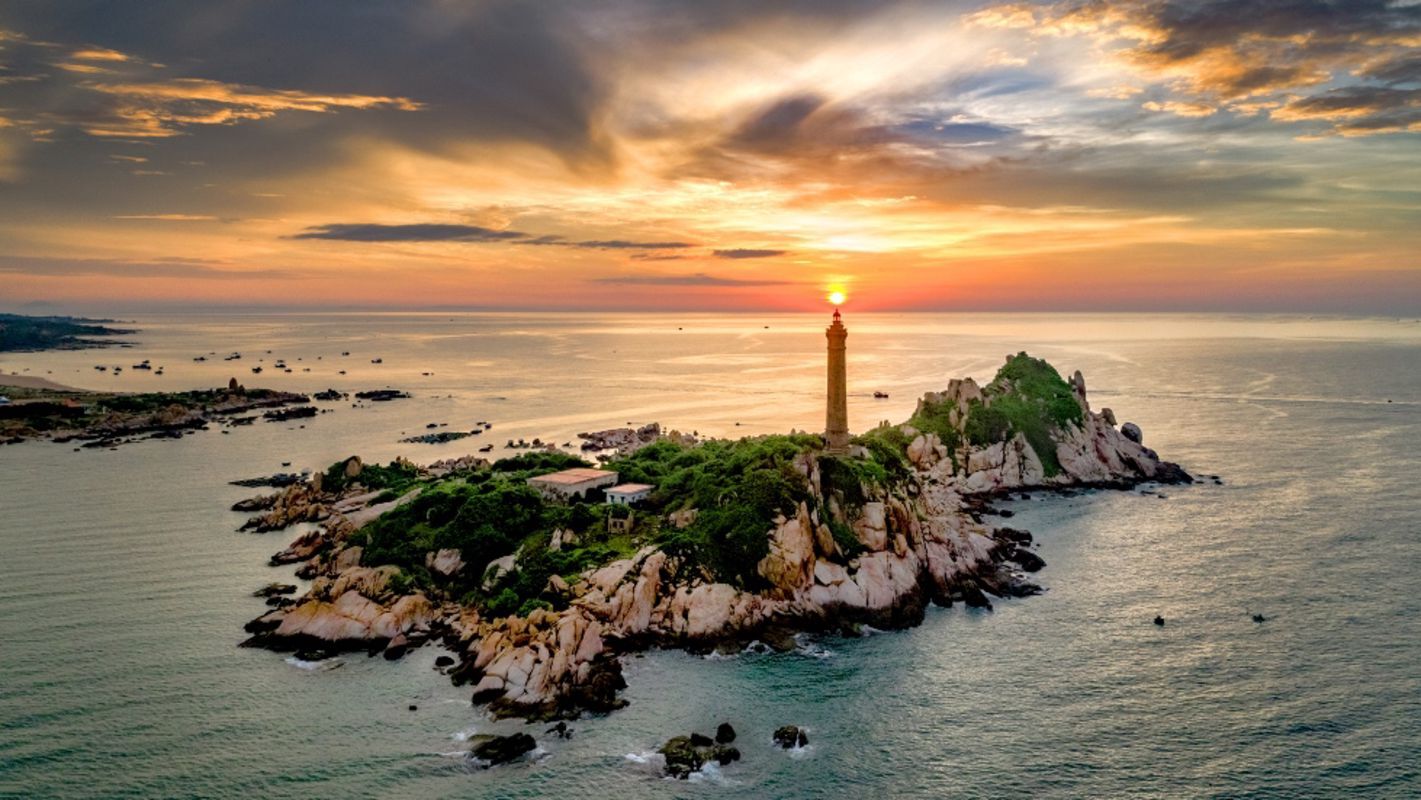 Mui Ne Lighthouse - Photograph the spiritual allure of Binh Thuan’s heritage