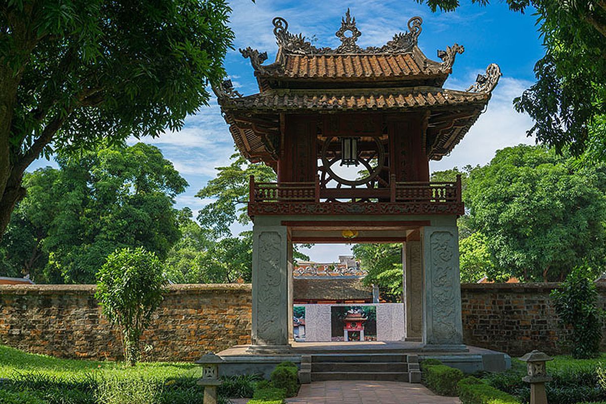 Photograph the timeless allure of Hanoi’s heritage
