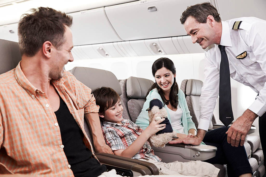 Airline-EVA Airways ready for family to fly from Rome to Hanoi