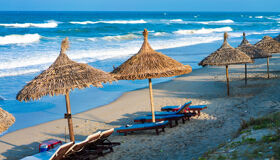 Hoi An Full Day Private Tour with Da Nang Airport Pickup: Beach, Ancient Town & River Magic
