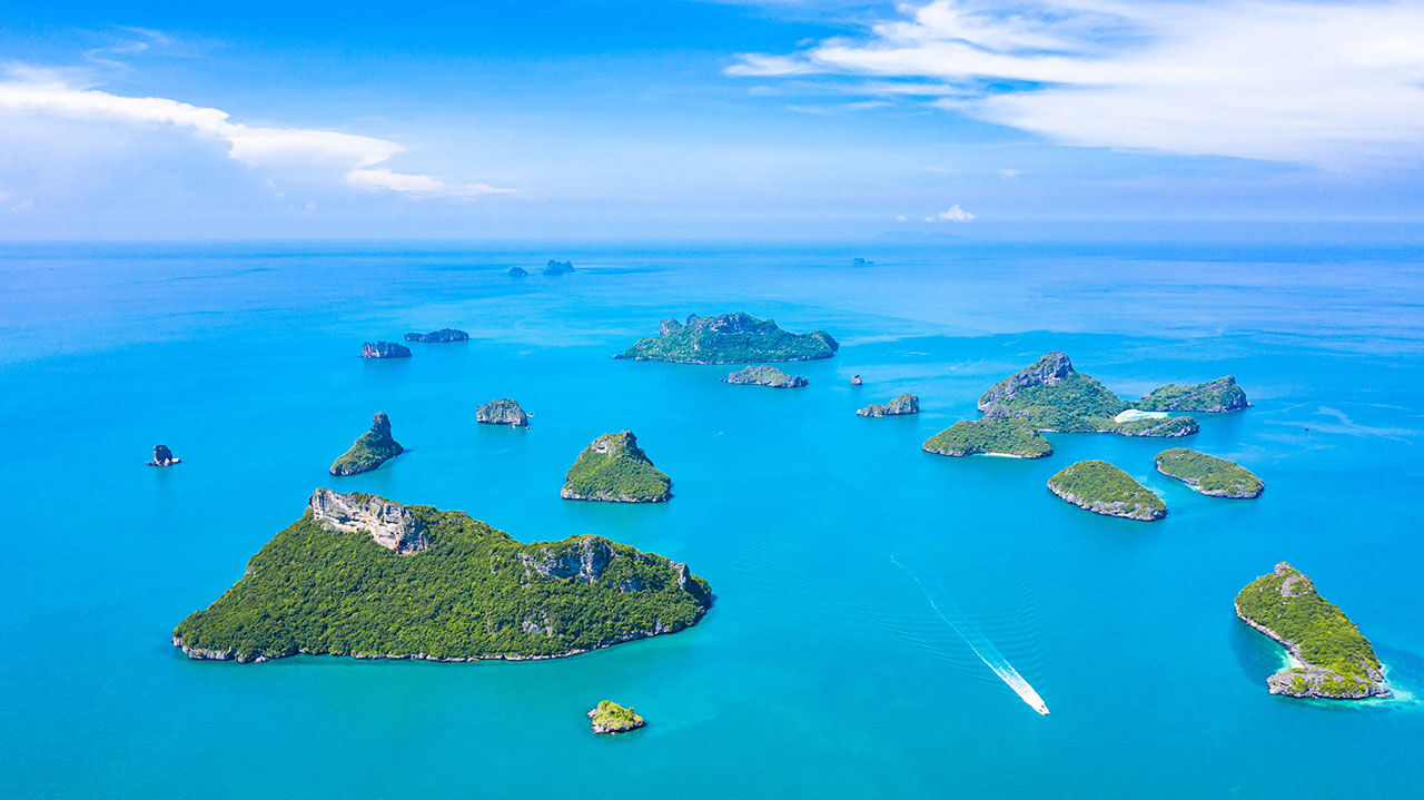 Capture the stunning beauty of Ang Thong’s natural landmarks