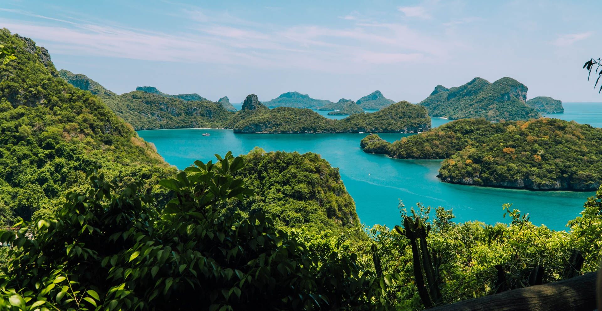 Capture the stunning beauty of Ang Thong’s natural landmarks