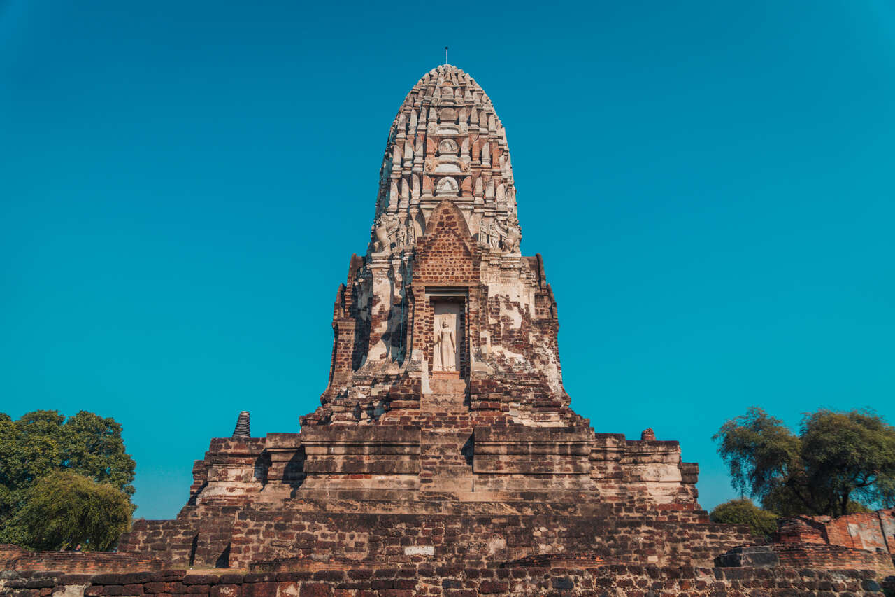 Capture the authentic charm of Thailand’s cultural scene