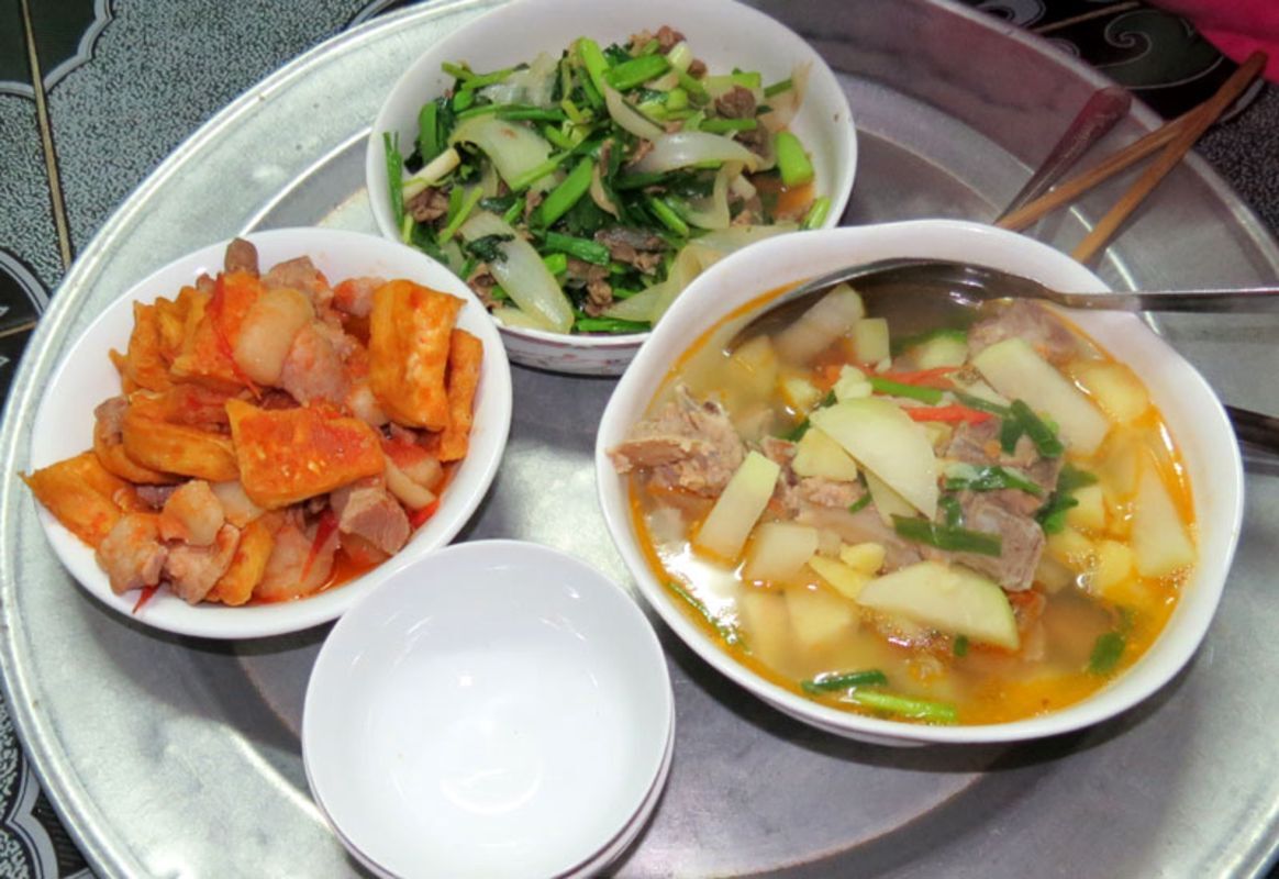 Share the flavors of Hue in a communal dining experience