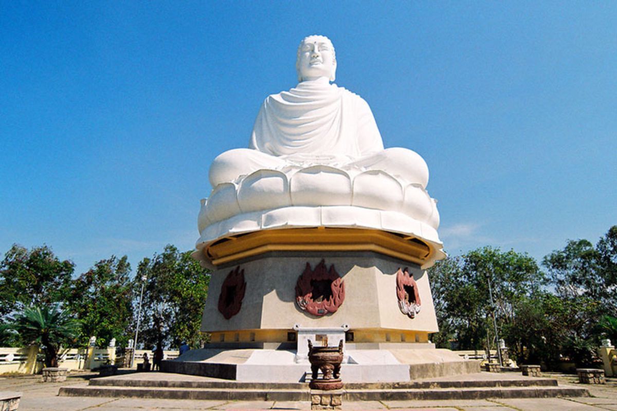 Experience Nha Trang Tours with sustainable adventures