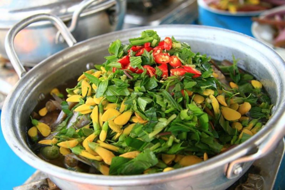 Hotpot With Linh Fish And Cork Flower