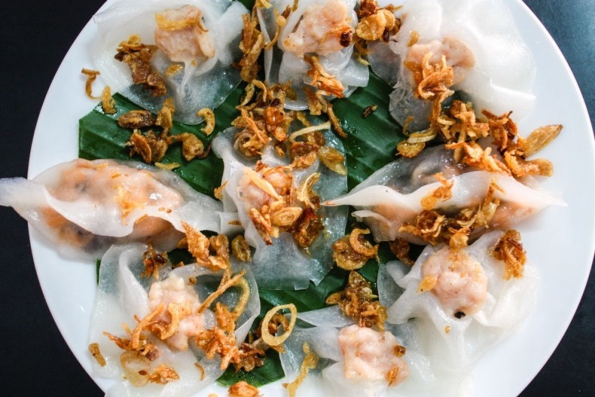 Dive into the flavorful charm of Hoi An Travel